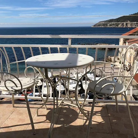 Apartmani Komiza * Komiža